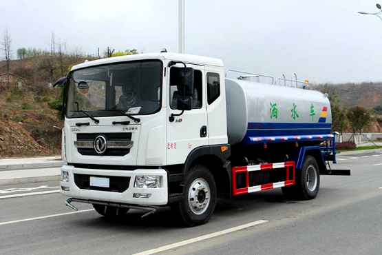 怎樣排除灑水車柴油機過早、過遲的噴油現(xiàn)象？